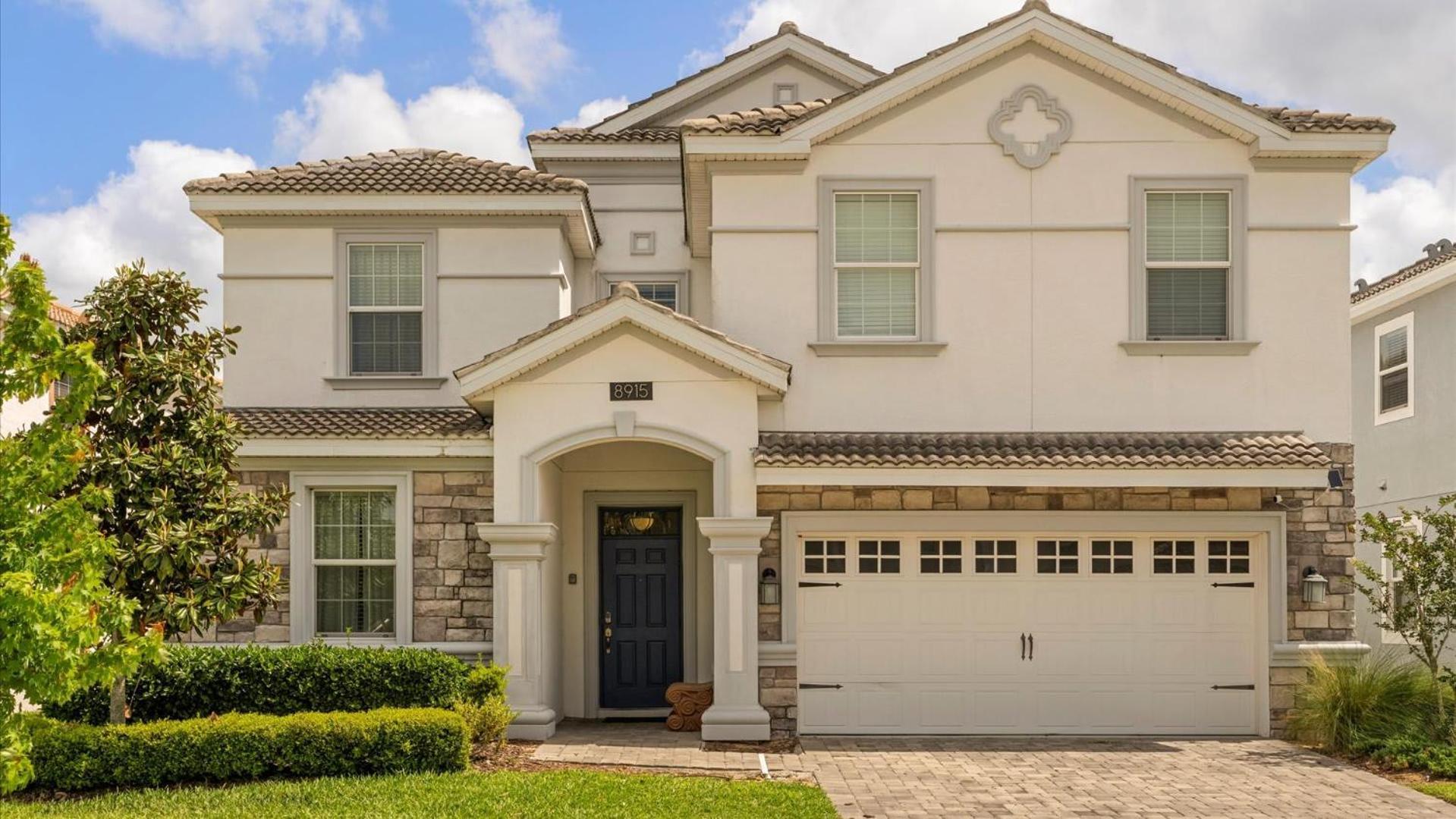 Upstay - Championsgate W Hot Tub-pool-cinema * Davenport