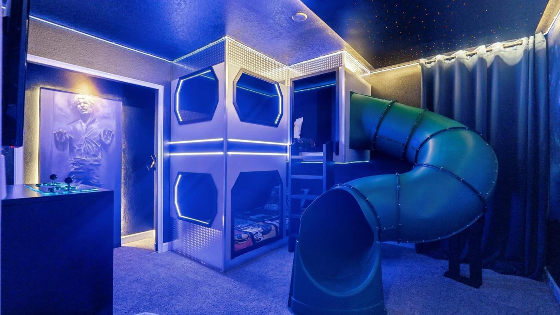 Upstay - Championsgate W Hot Tub-pool-cinema Holiday home *