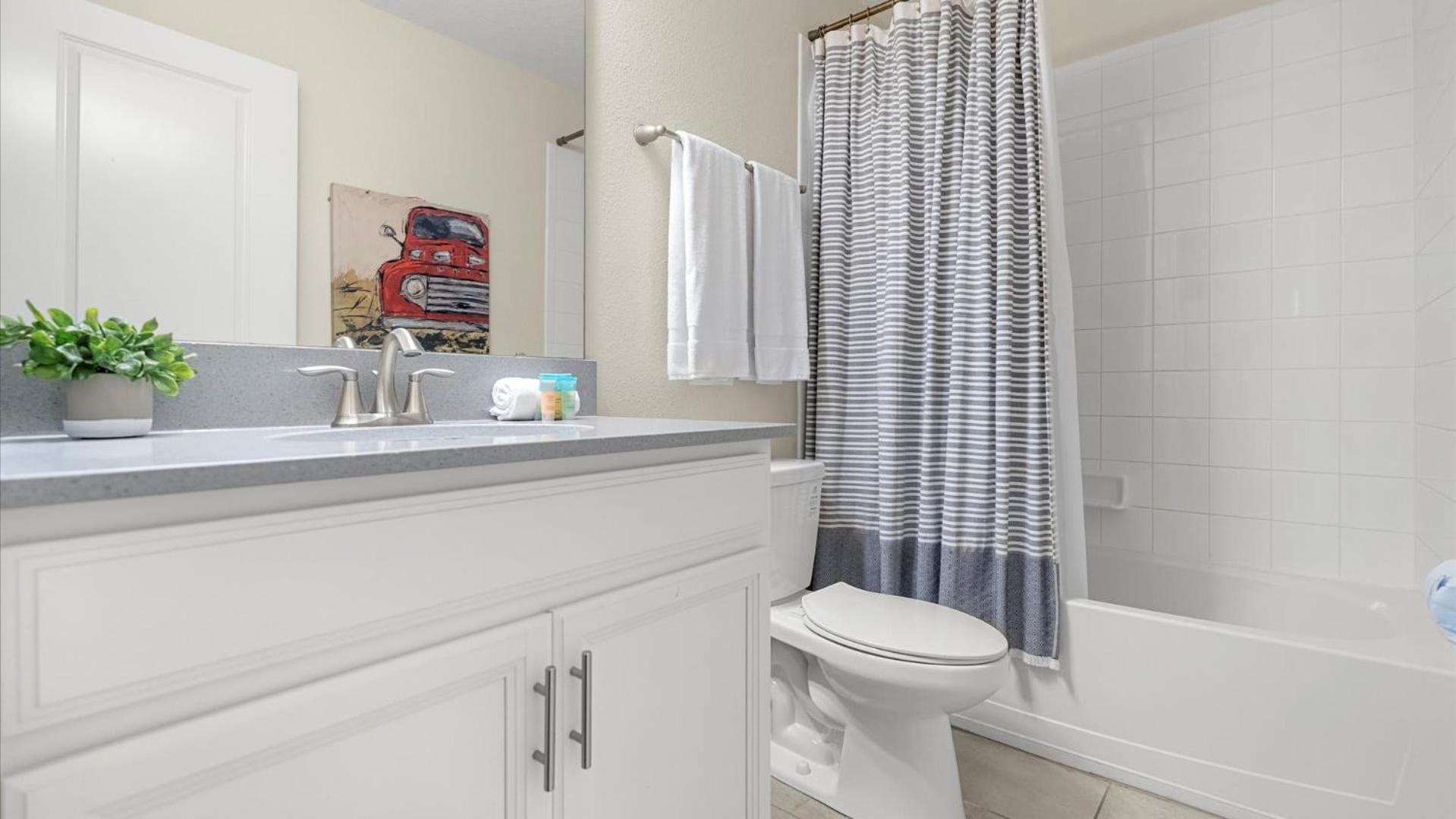 Upstay - Championsgate W Hot Tub-pool-cinema