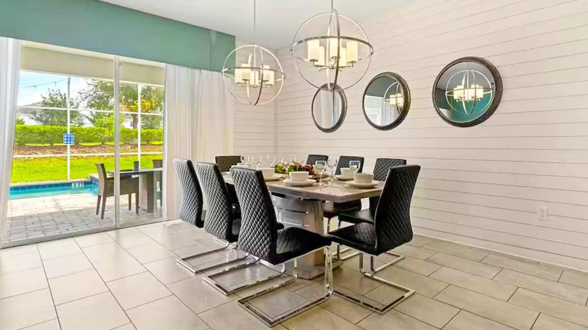 Upstay - Championsgate W Hot Tub-pool-cinema
