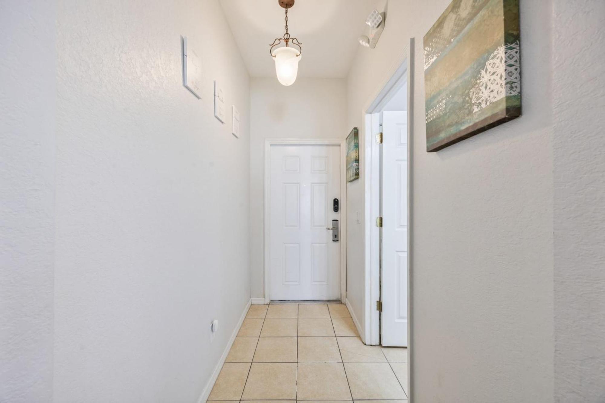 Cozy Stylish Townhome *