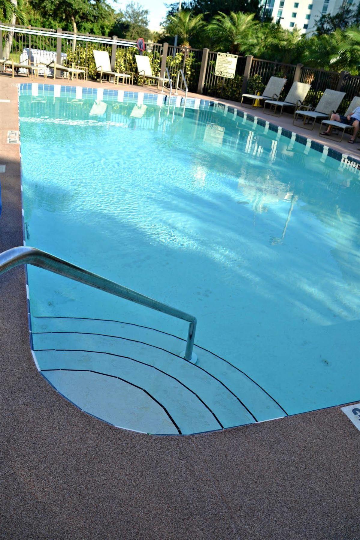 Hotel Baymont By Wyndham Orlando-international Dr-universal Blvd Orlando