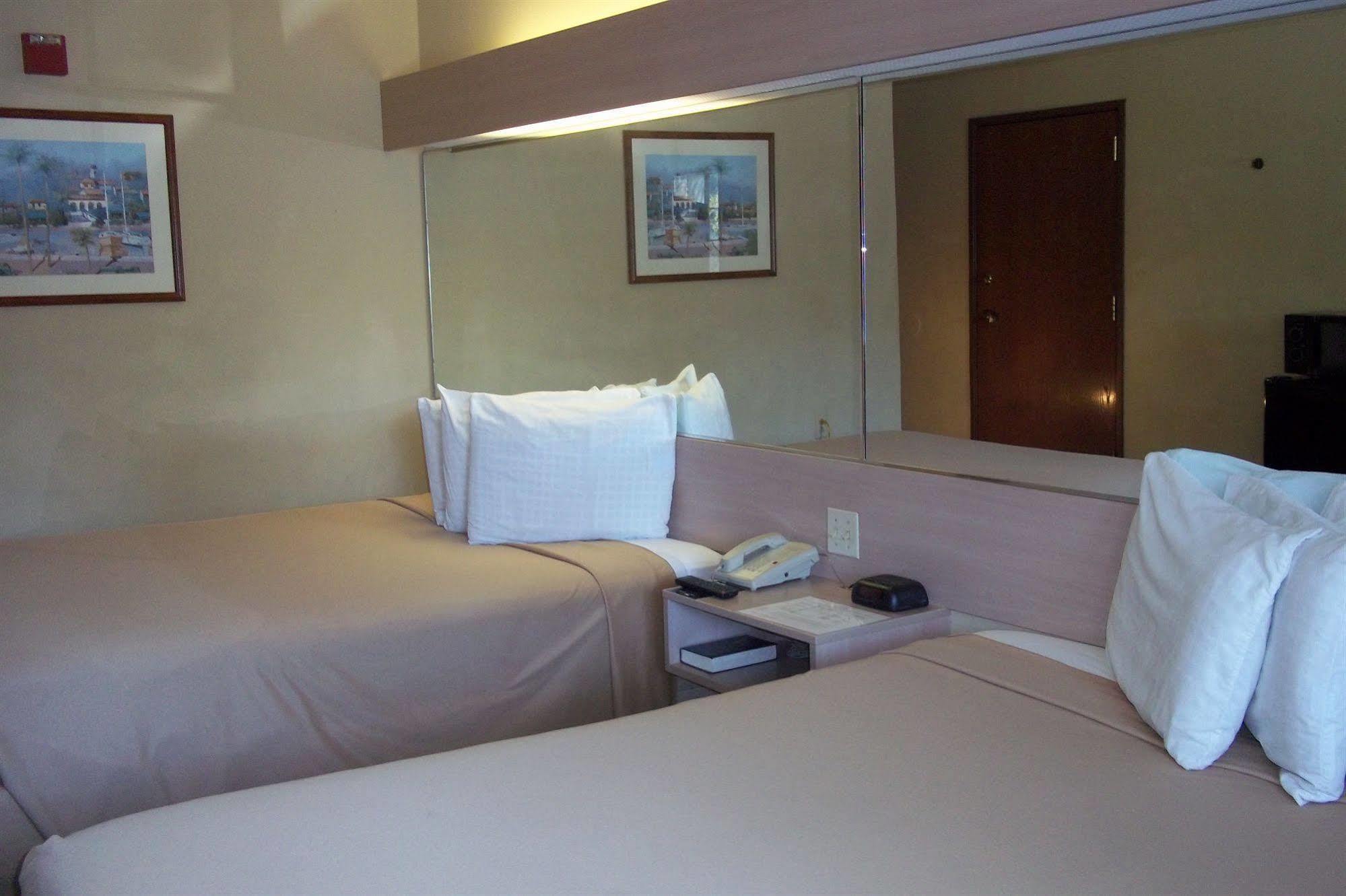 Baymont By Wyndham Orlando-international Dr-universal Blvd Hotel