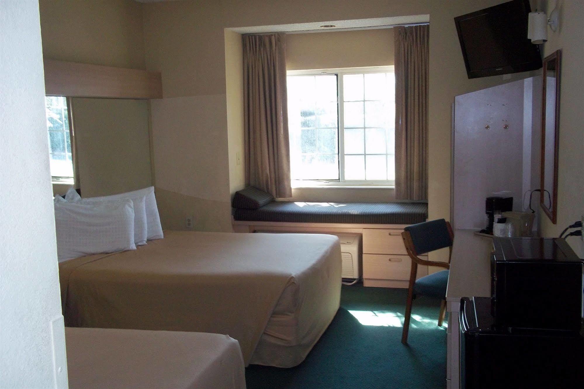 Baymont By Wyndham Orlando-international Dr-universal Blvd Hotel 2*