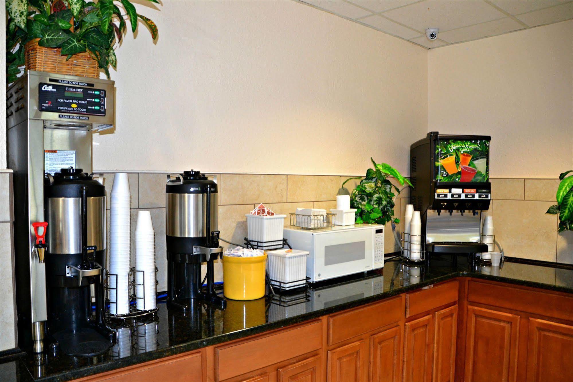 Hotel Baymont By Wyndham Orlando-international Dr-universal Blvd Orlando
