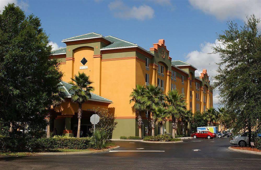 Galleria Palms Orlando - Free Theme Park Shuttles 3*
