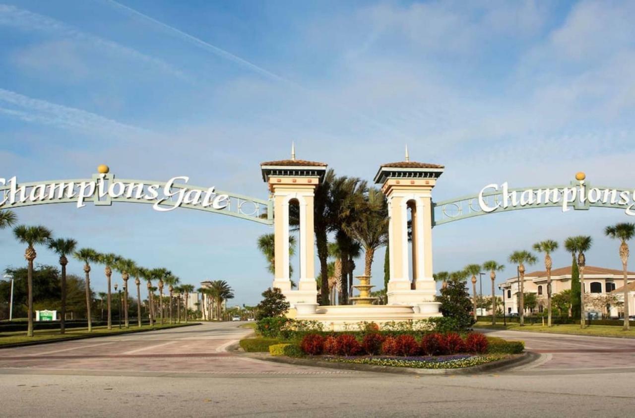 Champion Gates 8bed Cinema Holiday home *
