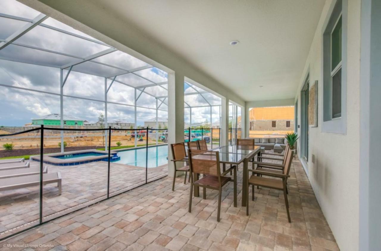 Champion Gates 8bed Cinema Holiday home