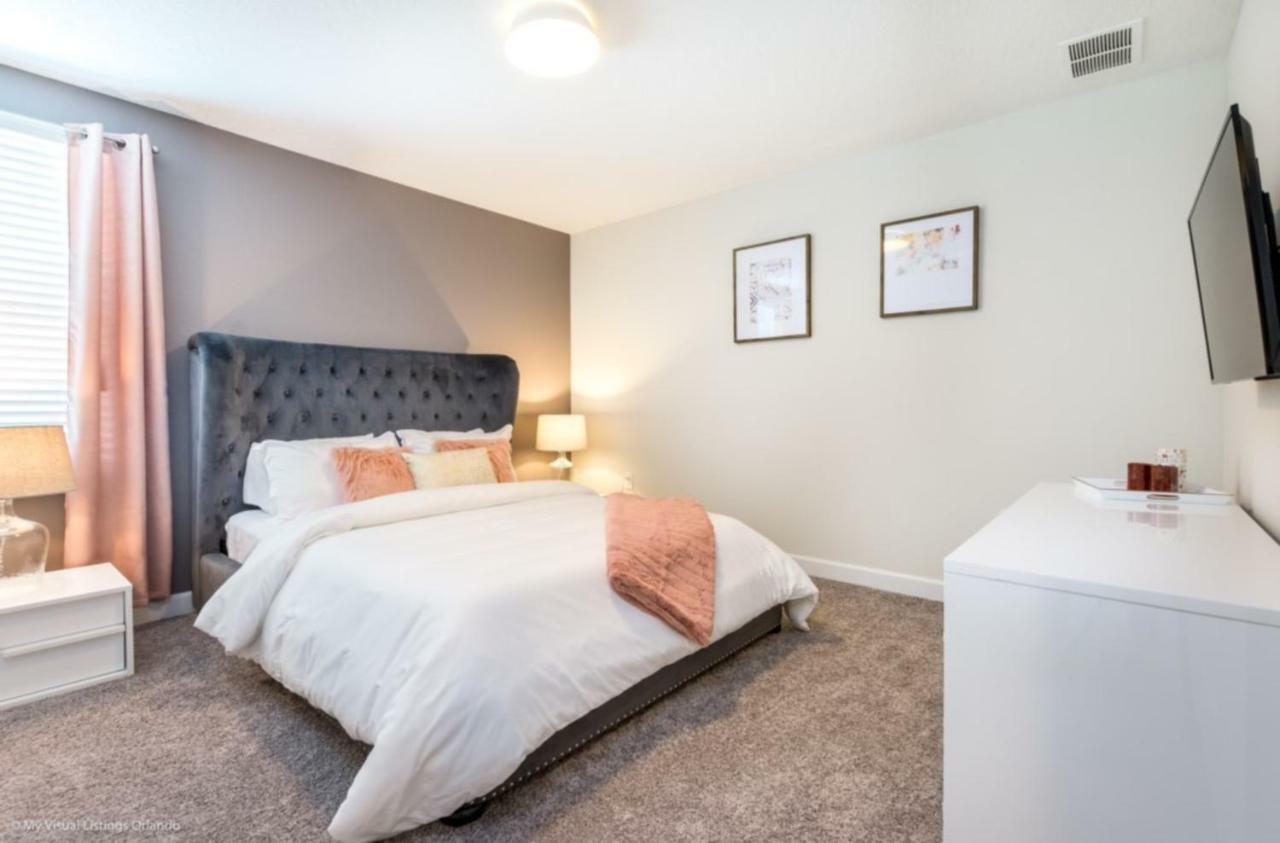Champion Gates 8bed Cinema *