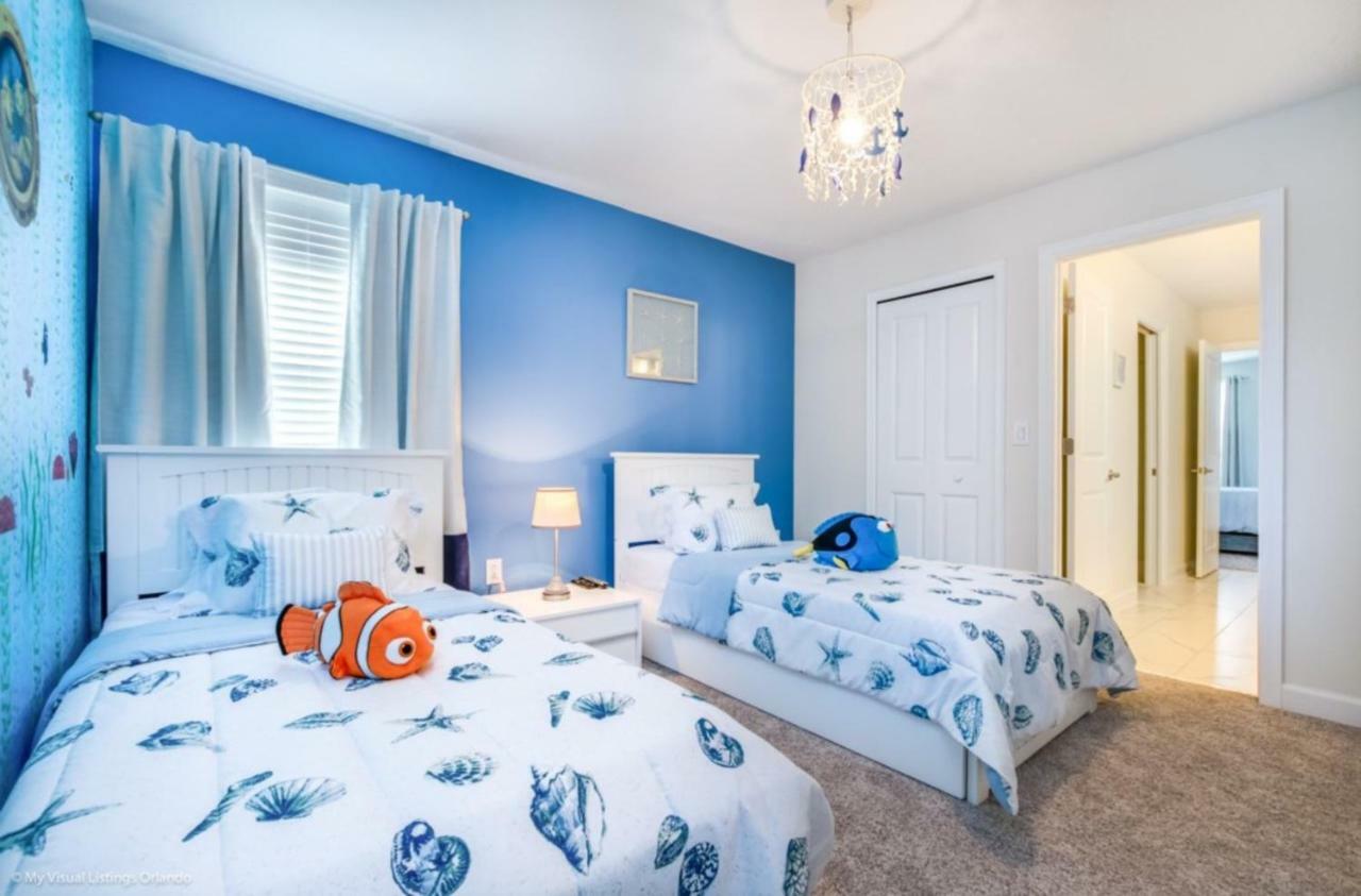 Champion Gates 8bed Cinema *