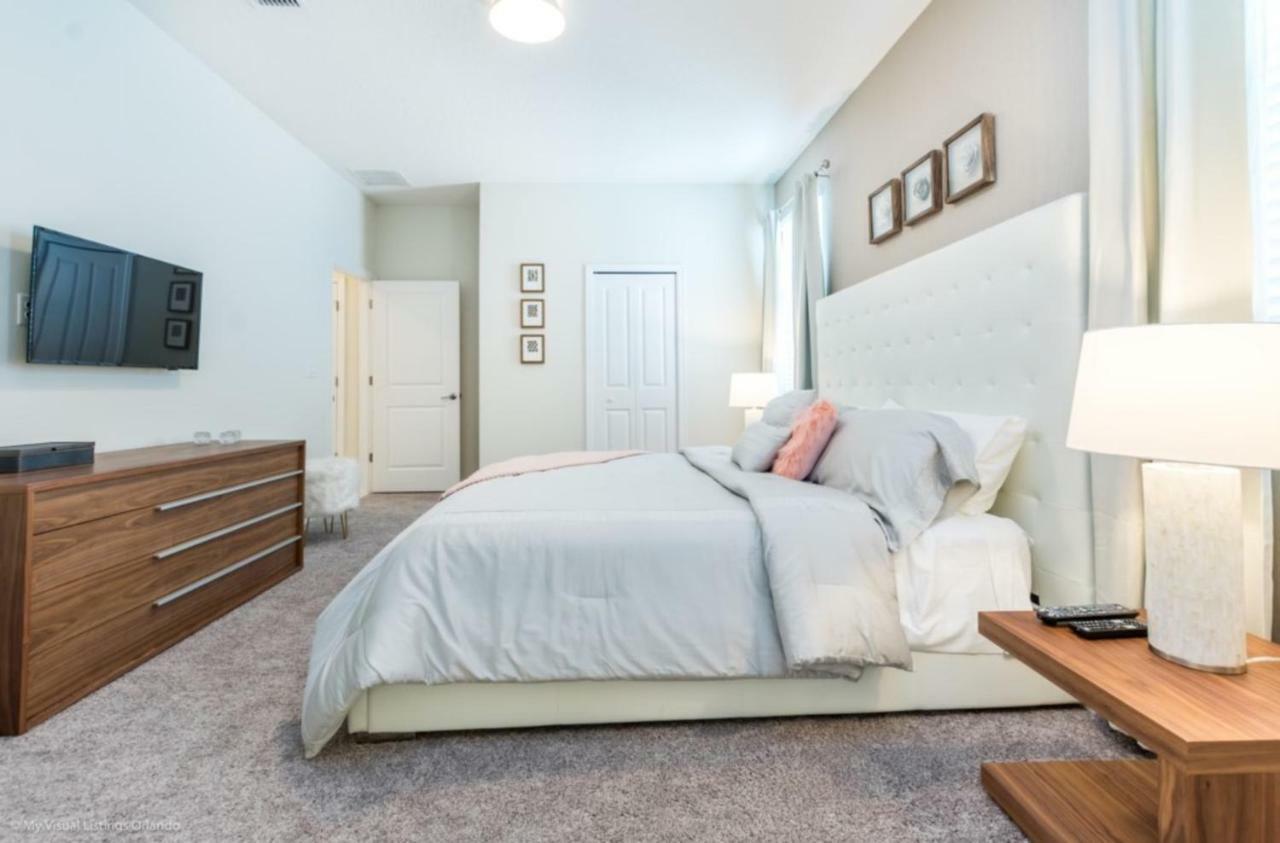 Champion Gates 8bed Cinema