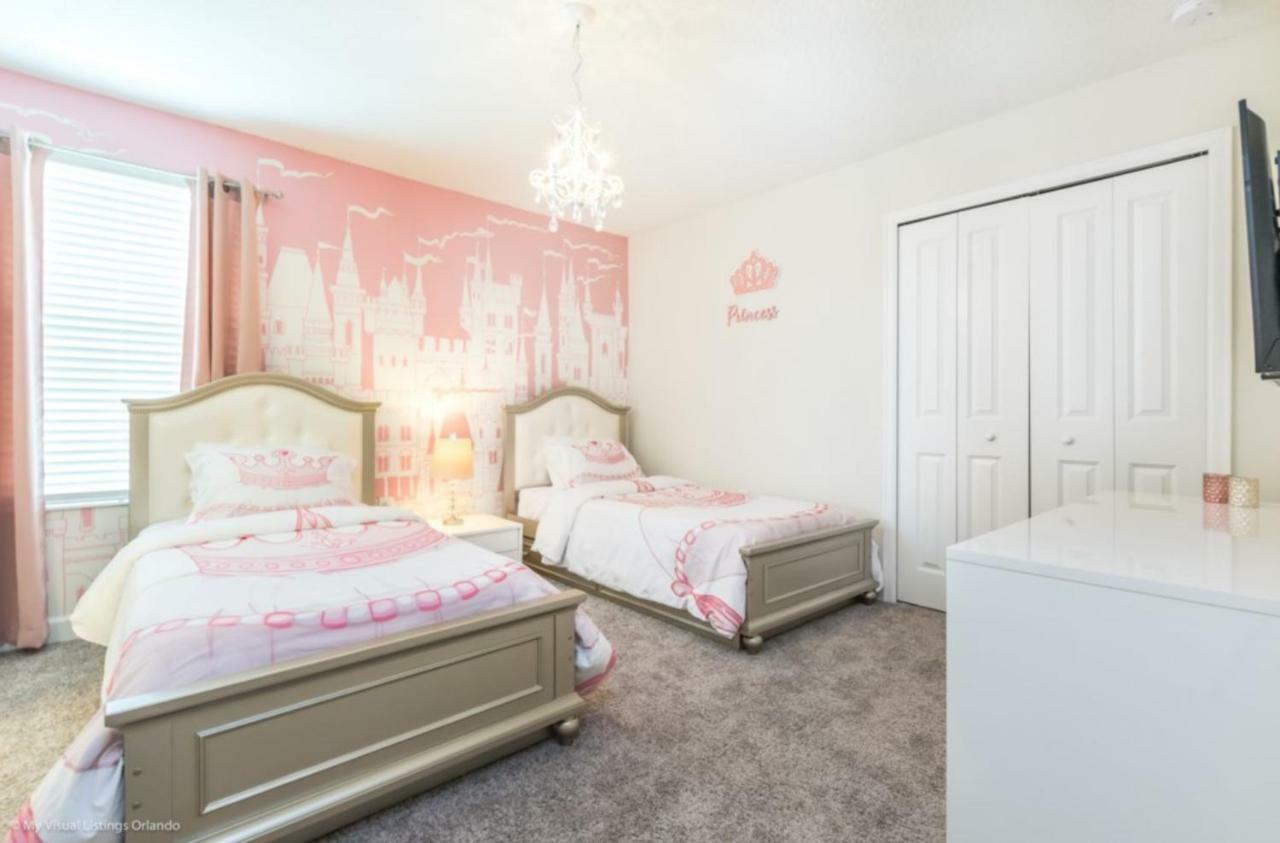Holiday home Champion Gates 8bed Cinema