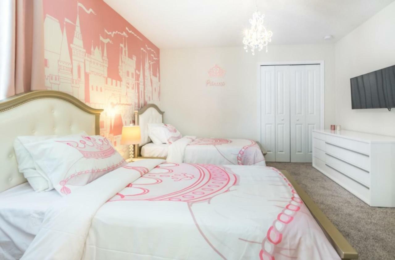 Champion Gates 8bed Cinema