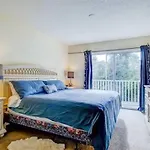 Emerald Island Resort