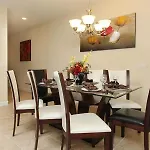 Stunning 4 Bedroom 3 Bathroom Town Home Sleeps 8