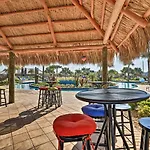 Deluxe Disney Getaway Golf, Swim And Explore!