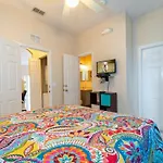 Relaxing Resort, Spacious Pool Near Disney