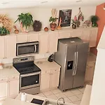 5 Bed 8002