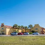 Econo Lodge Inn & Suites Maingate Central