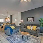 Charming Townhome With Patio Less Than 9 Mi To Disney!