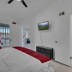 Stylish Disney Themed Family Unit- 10 Mins Away