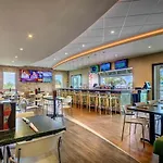 Stylish Home By Rentyl With Water Park Access Near Disney - 7497M