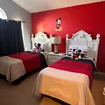 Sweet 4 Bedroom 3 Bath Pool & Spa Home