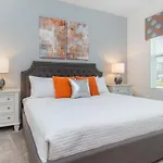 8989 Amelia Downs