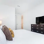 8989 Amelia Downs
