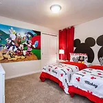 Luxury Windsor Resort Near Disney Oversize Pool