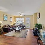 Executive 3 Bedroom Villa At Universal