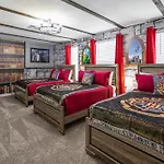 Luxury Lake View 9-Bedroom Villa @Storey Lake Resort