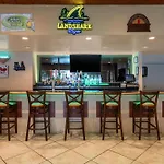 Ramada By Wyndham Kissimmee Gateway - Free Theme Park Shuttle