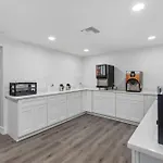 Super 8 By Wyndham Kissimmee-Orlando