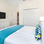 2979 Buccaneer Palm