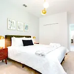 6Br Luxury Home - Private Pool Hot Tub And Bbq