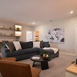 Brand New 11Bdrms Vacation House, Sleeps 25!