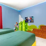 Upstay - Mansion With Kids Theme Rooms Pool Cinema