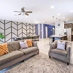 8Br Resort Home W Pool Hot Tub And Theatre Loft