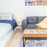 Beautiful Rose 1-Bedroom 8Mins From Disney Wpool & Gym