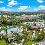 Newly Renovated Lakeview Vista Cay Condo