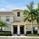 Storey Lake Home: Pool, Gym, Lazy River & Near Disney