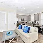 Lively Cottage With Hot Tub Near Disney With Margaritaville Resort Access - 8030Su