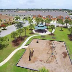Family Friendly Four Bedrooms 5145