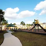 Family Friendly Four Bedrooms 5145