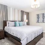 Luxurious 4Bd Home W/ Pool 4983