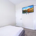 Stunning Game Room & Pool Jacuzzi Storey Lake 2799