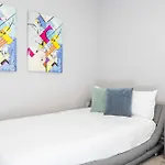 Stunning Game Room & Pool Jacuzzi Storey Lake 2799
