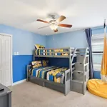 Modern 8Br Home With Private Pool And Hot Tub