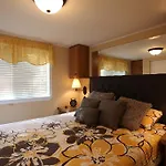 Lake Magic Loft Cottage 11